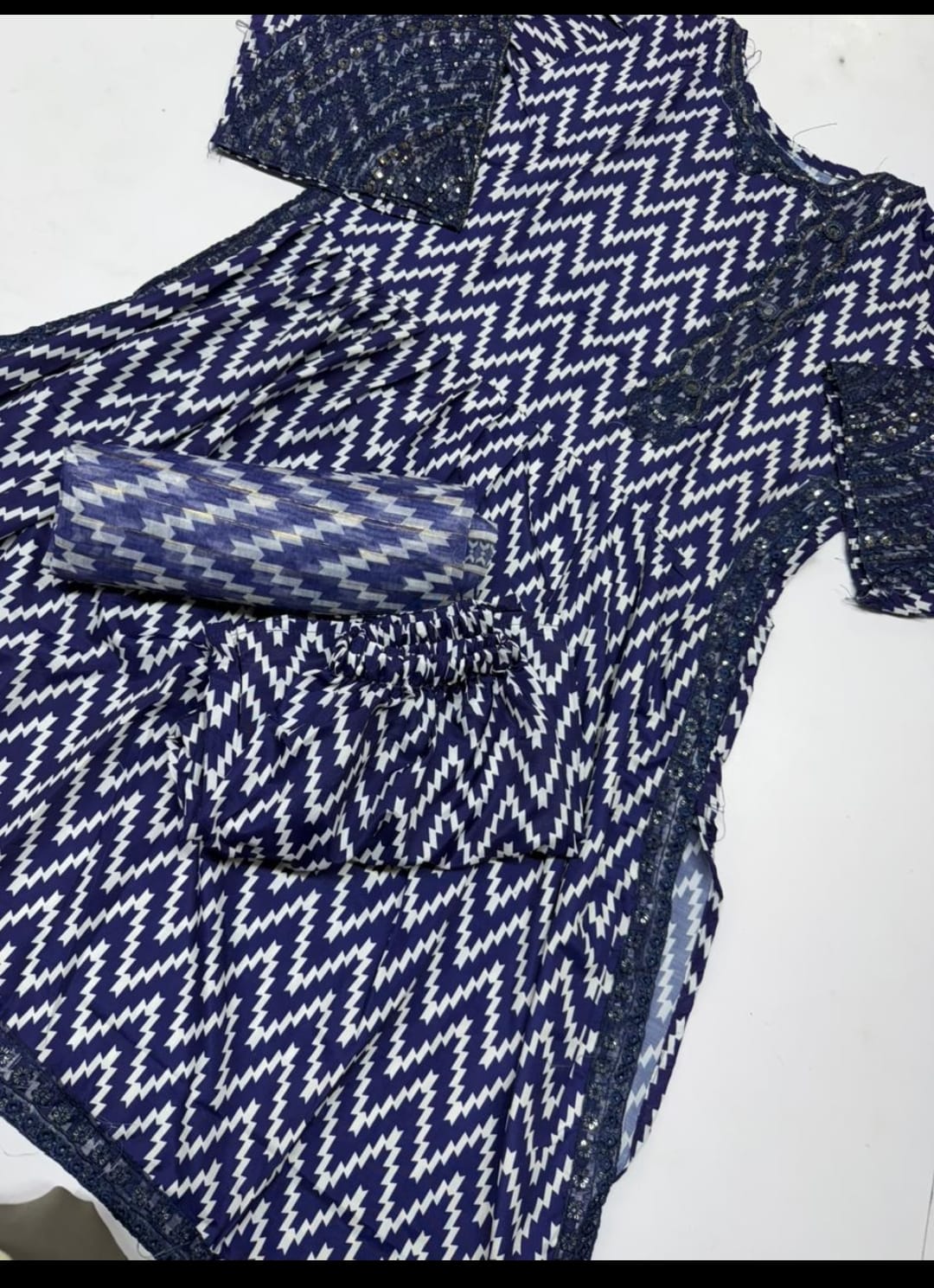 Black & White Zigzag Printed 3 Piece Suit | YC Collection